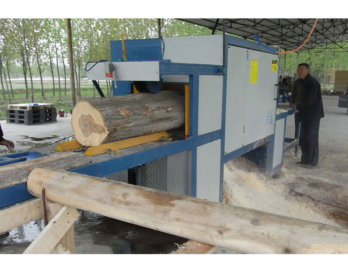 河南省信陽市-鋸400圓木加工現(xiàn)場(chǎng)0