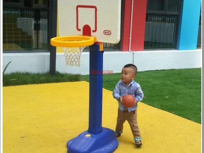 順德做幼兒園塑膠地面的公司-彩色帶圖案室外地膠板-孩子成長的-陪伴-- 中山市西區(qū)柏克體育用品廠