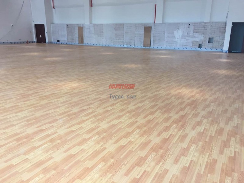 運(yùn)動(dòng)場(chǎng)館楓木紋地膠-- (1)