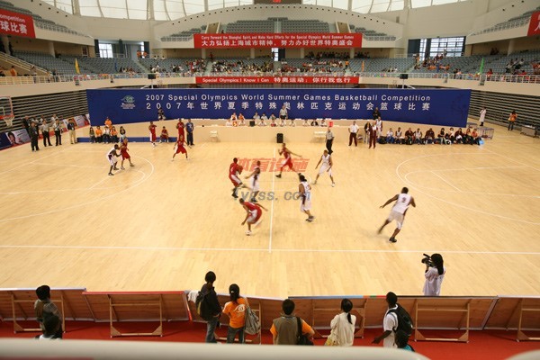 美凱運(yùn)動(dòng)木地板