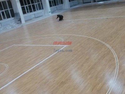 柞木運動地板--籃球館運動地板-實木運動地板工程--體育木地板-- 河北宏憲體育設施工程有限公司