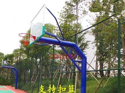 深圳戶外埋地籃球架室外籃球架，惠州移動(dòng)籃球架，東莞移動(dòng)籃球架廠家，移動(dòng)式單臂籃球架，預(yù)埋件圓管籃球架，可移動(dòng)式籃球架-- 深圳市猛力體育器材有限公司