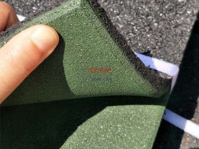 盛達(dá)廠家定制-普通純色橡膠地板--綠色橡膠地板-幼兒園地板-室外地板-幼兒園地板-- 魏縣牙里鎮(zhèn)盛達(dá)橡膠制品廠