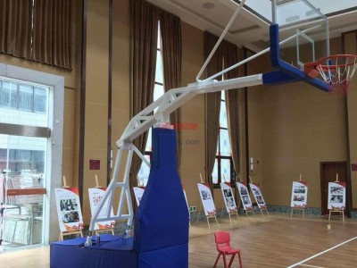 新型液壓籃球架-天健體育-室內(nèi)液壓升降籃球架-仿液壓籃球架-- 滄州天健體育器材有限公司