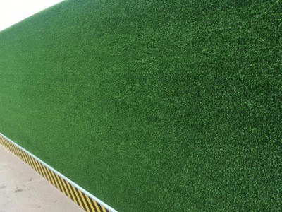 彩色圍擋假草坪材防風固塵-- 青島博翔遠人造草坪有限公司
