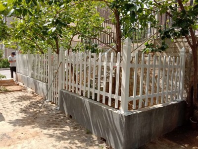 大連PVC護欄塑鋼護欄庭院圍欄廠家供應-- 大連華昌景觀制造工程有限公司