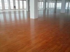 單龍骨體育木地板保養(yǎng)知識(shí)