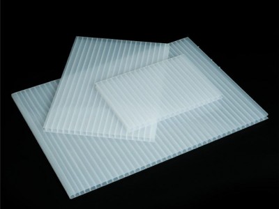 阻燃陽光板 可定尺 廠家銷售-- 河南省永信板業有限公司