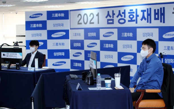 全盤無失誤，一手超AI，申真谞三星杯決賽首局執(zhí)黑中盤勝樸廷桓