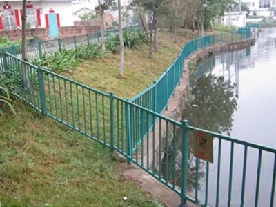 綠化帶柵欄菜園小籬笆欄桿-- 艾瑞絲網