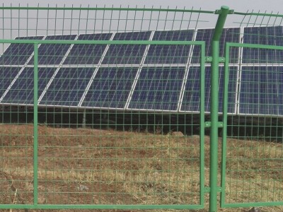太陽能光伏發電廠區圍欄 分布式光伏發電圍欄-- 艾瑞絲網