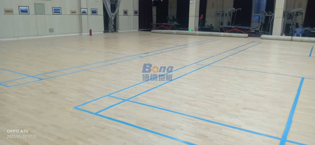 安陽(yáng)籃球場(chǎng)館運(yùn)動(dòng)木地板 博納運(yùn)動(dòng)木地板