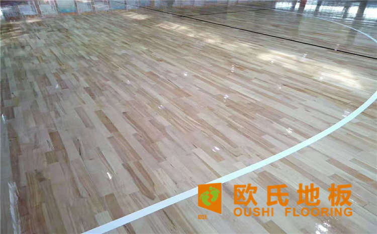 安裝運動木地板很好體育設施網