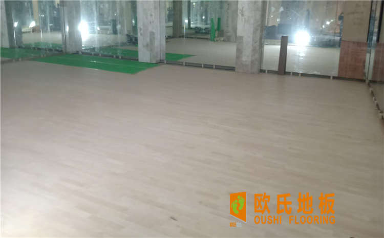 猴王體育運動木地板廠家施工